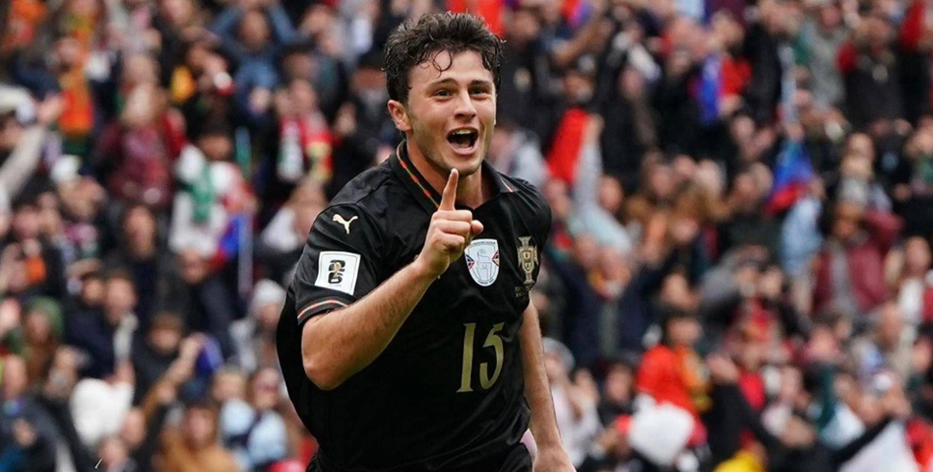 九州娱乐-意大利队遭遇惨败，锁定小组出线形势堪忧